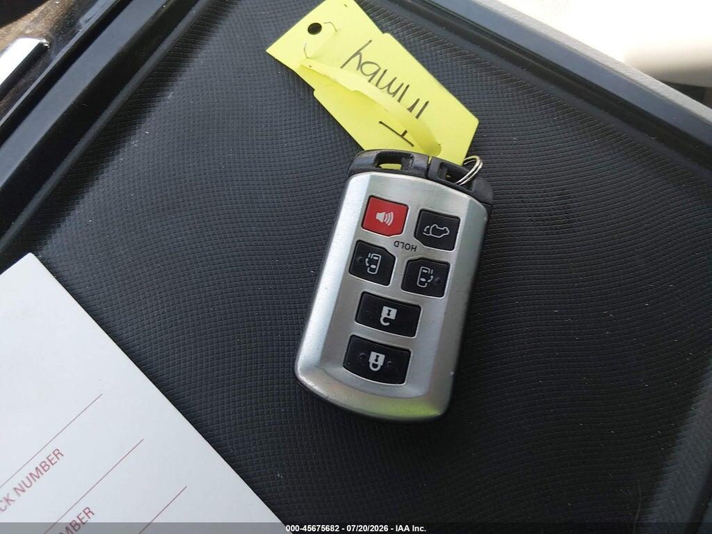 5TDYK3DC3FS638932 2015 TOYOTA SIENNA photo no. 11