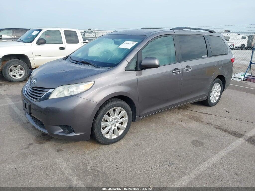5TDJK3DC6FS126339 2015 TOYOTA SIENNA photo no. 2