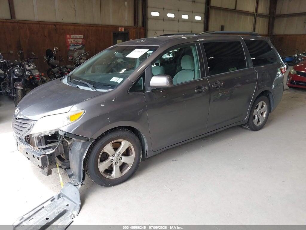 5TDJK3DC5FS108253 2015 TOYOTA SIENNA photo no. 2