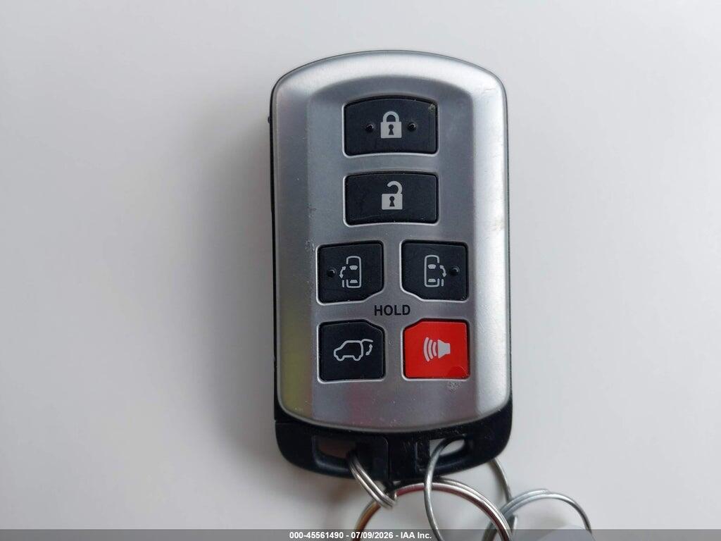 5TDYK3DC6FS635068 2015 TOYOTA SIENNA photo no. 11