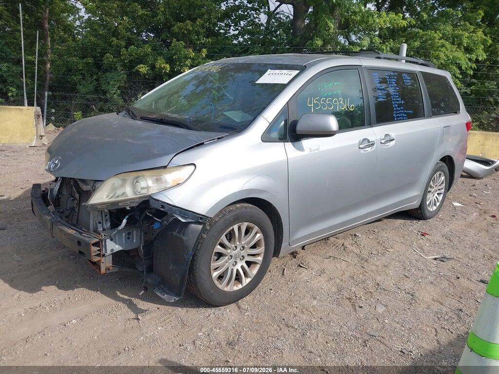 5TDYK3DC4FS539844 2015 TOYOTA SIENNA photo no. 2