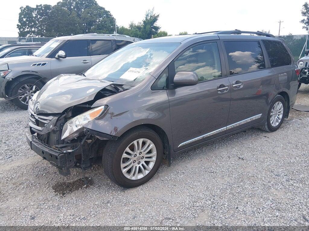 5TDYK3DC2FS647377 2015 TOYOTA SIENNA photo no. 2