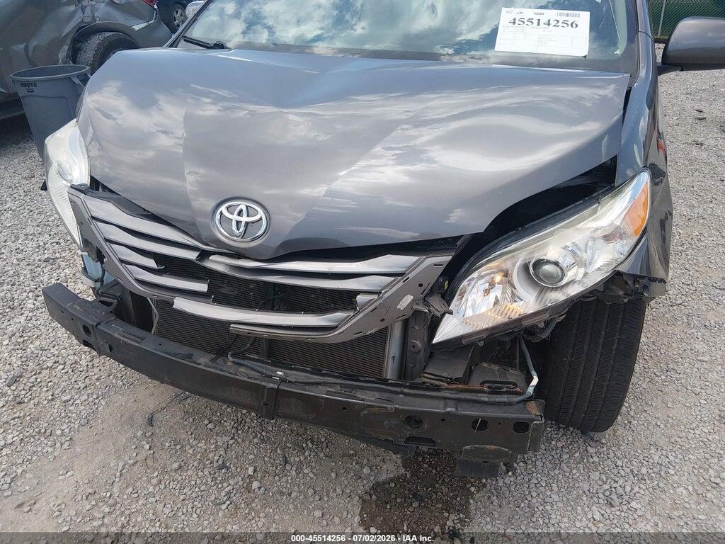 5TDYK3DC2FS647377 2015 TOYOTA SIENNA photo no. 6