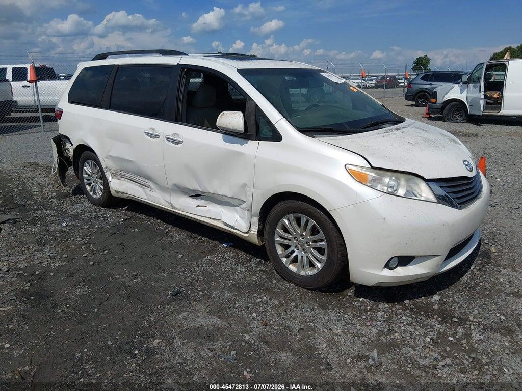 5TDYK3DC2FS683795 2015 TOYOTA SIENNA photo no. 1