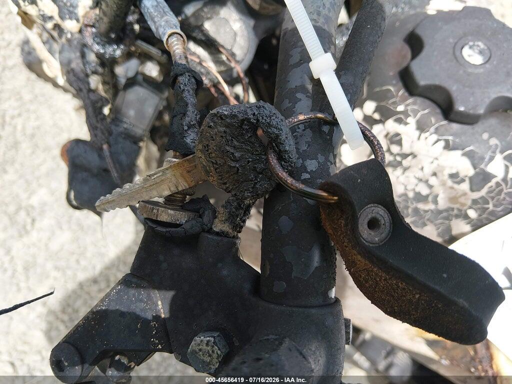 JS1SP46A3J2101352 2018 SUZUKI DR650 photo no. 11