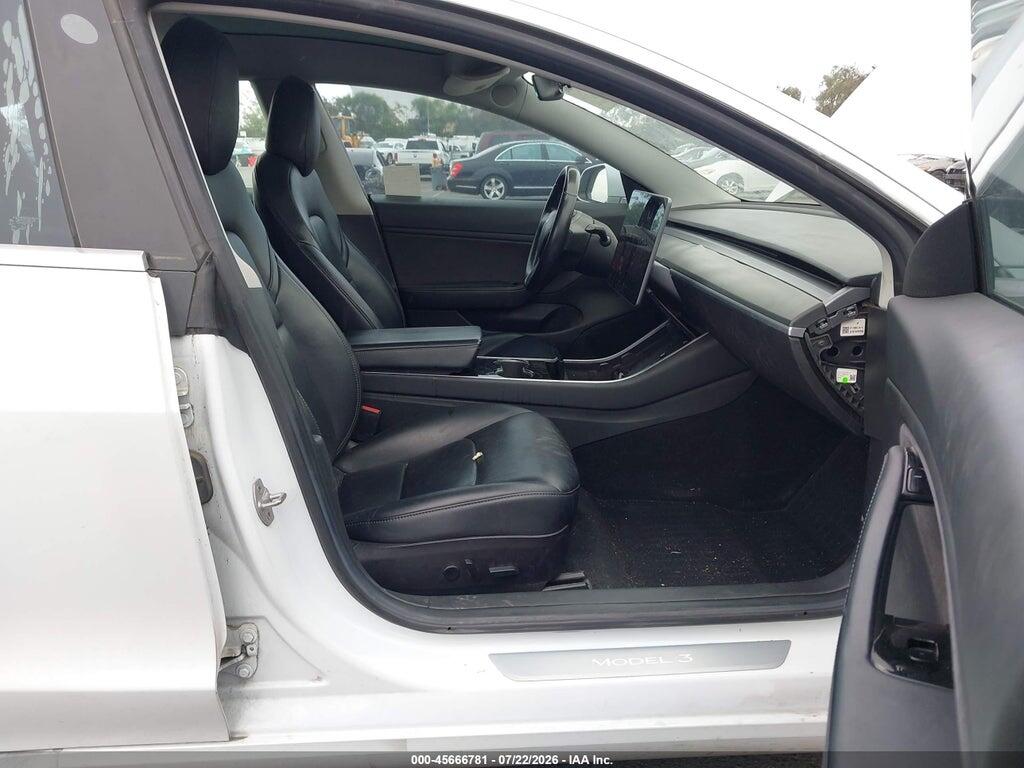 5YJ3E1EA3JF040677 2018 TESLA MODEL 3 photo no. 5