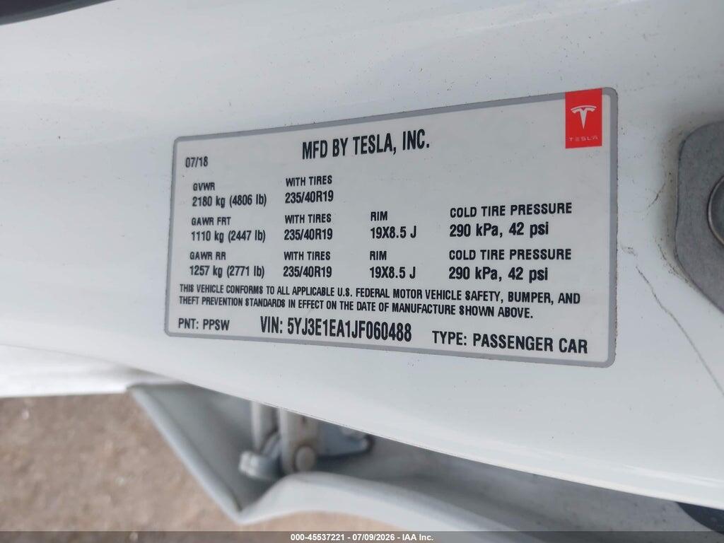 5YJ3E1EA1JF060488 2018 TESLA MODEL 3 photo no. 9