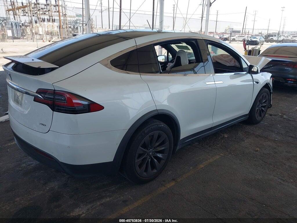 5YJXCBE20JF090796 2018 TESLA MODEL X photo no. 4