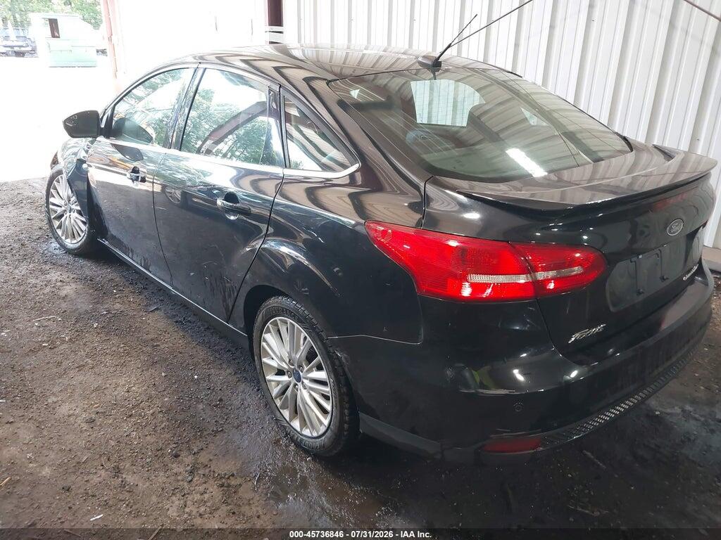 1FADP3J22HL329569 2017 FORD FOCUS photo no. 3