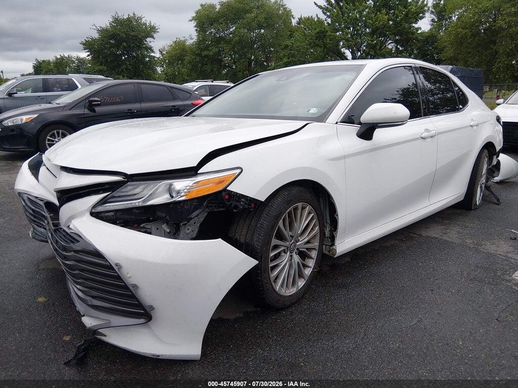 4T1B11HK1JU041258 2018 TOYOTA CAMRY photo no. 2