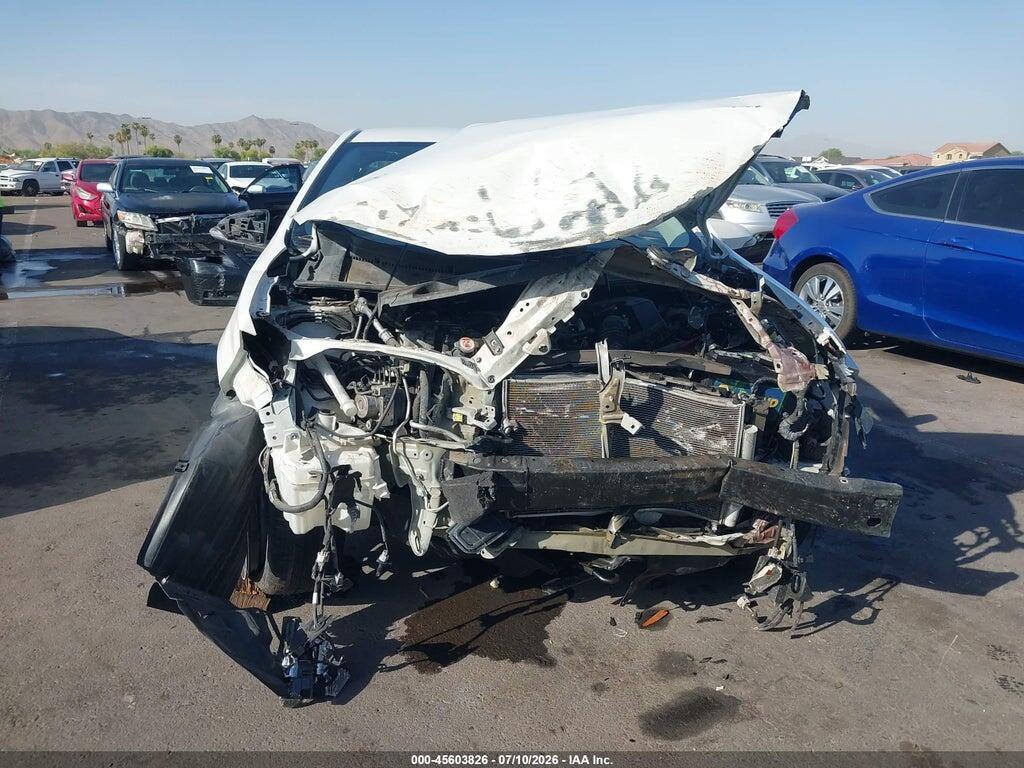 5YFBURHE7JP801680 2018 TOYOTA COROLLA photo no. 12