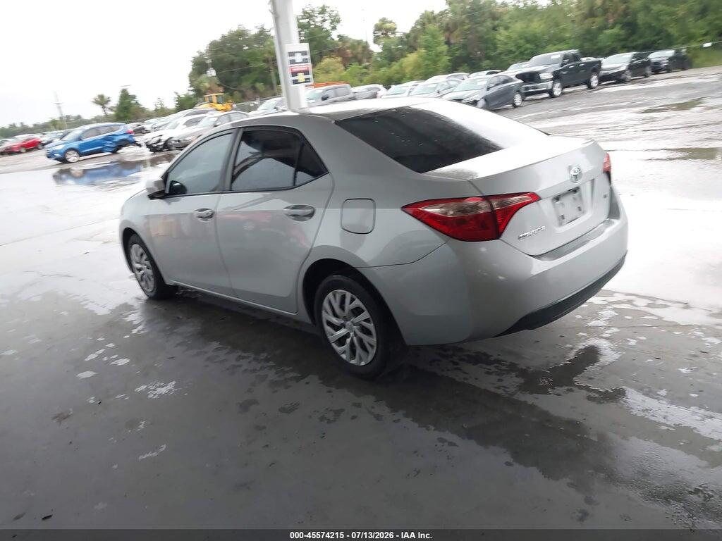 5YFBURHE9JP839749 2018 TOYOTA COROLLA photo no. 3