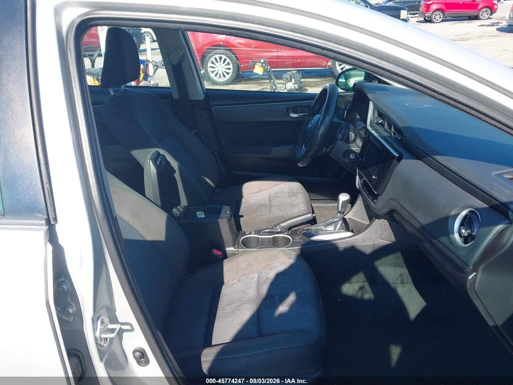 5YFBURHE3JP854666 2018 TOYOTA COROLLA photo no. 5