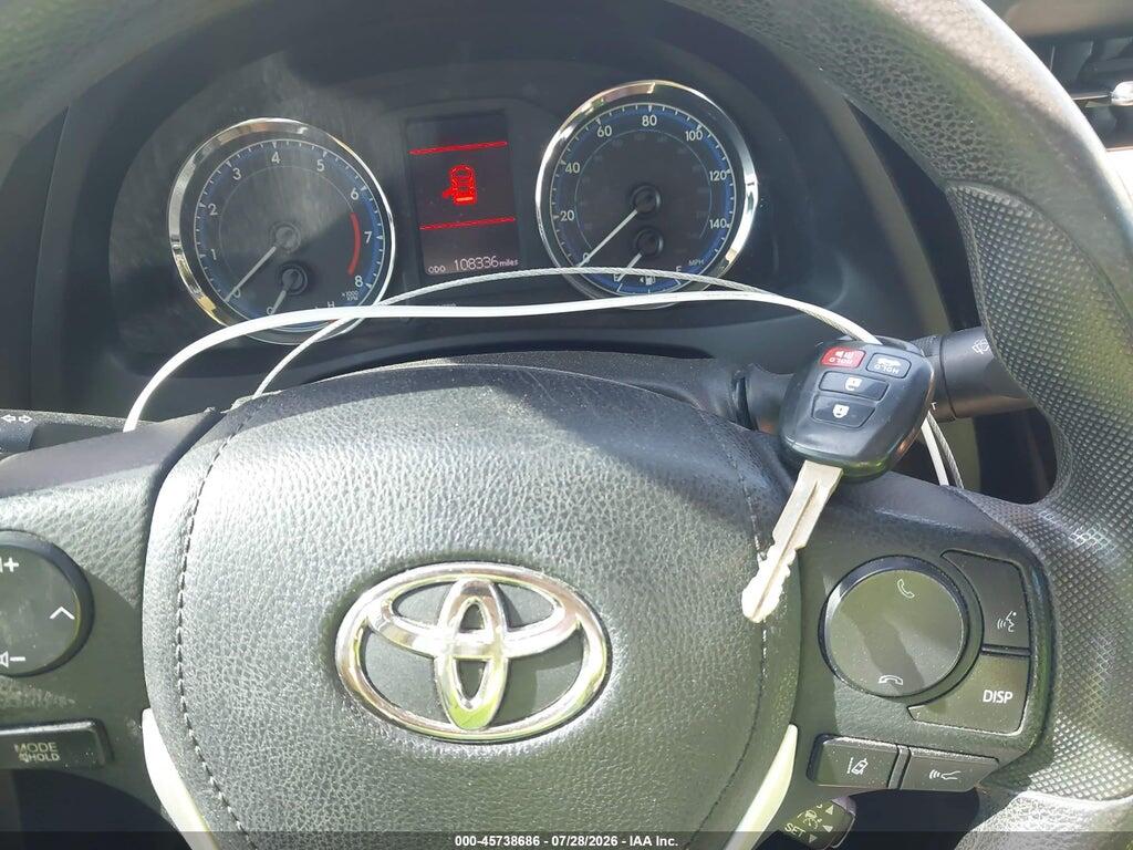 5YFBURHE7JP830631 2018 TOYOTA COROLLA photo no. 11