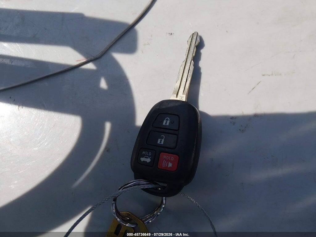 5YFBURHE2JP785159 2018 TOYOTA COROLLA photo no. 11