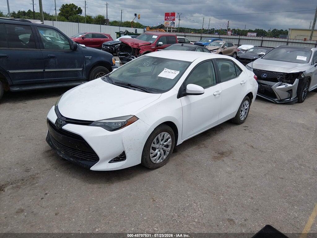 5YFBURHEXJP829098 2018 TOYOTA COROLLA photo no. 2