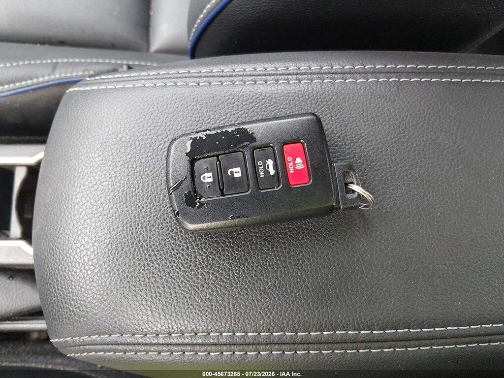 5YFBURHE6JP841068 2018 TOYOTA COROLLA photo no. 11