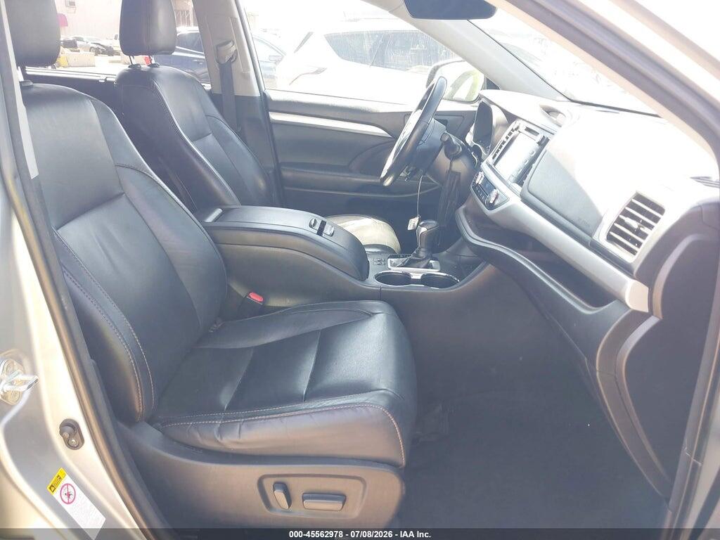 5TDKZRFH2JS287307 2018 TOYOTA HIGHLANDER photo no. 5