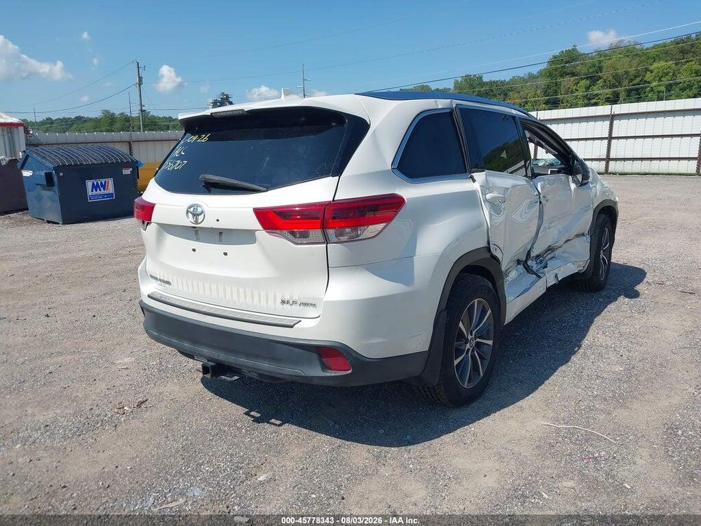 5TDJZRFH0JS556707 2018 TOYOTA HIGHLANDER photo no. 4