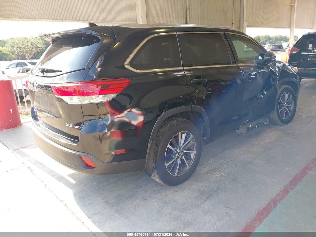 5TDJZRFH2JS830019 2018 TOYOTA HIGHLANDER photo no. 4