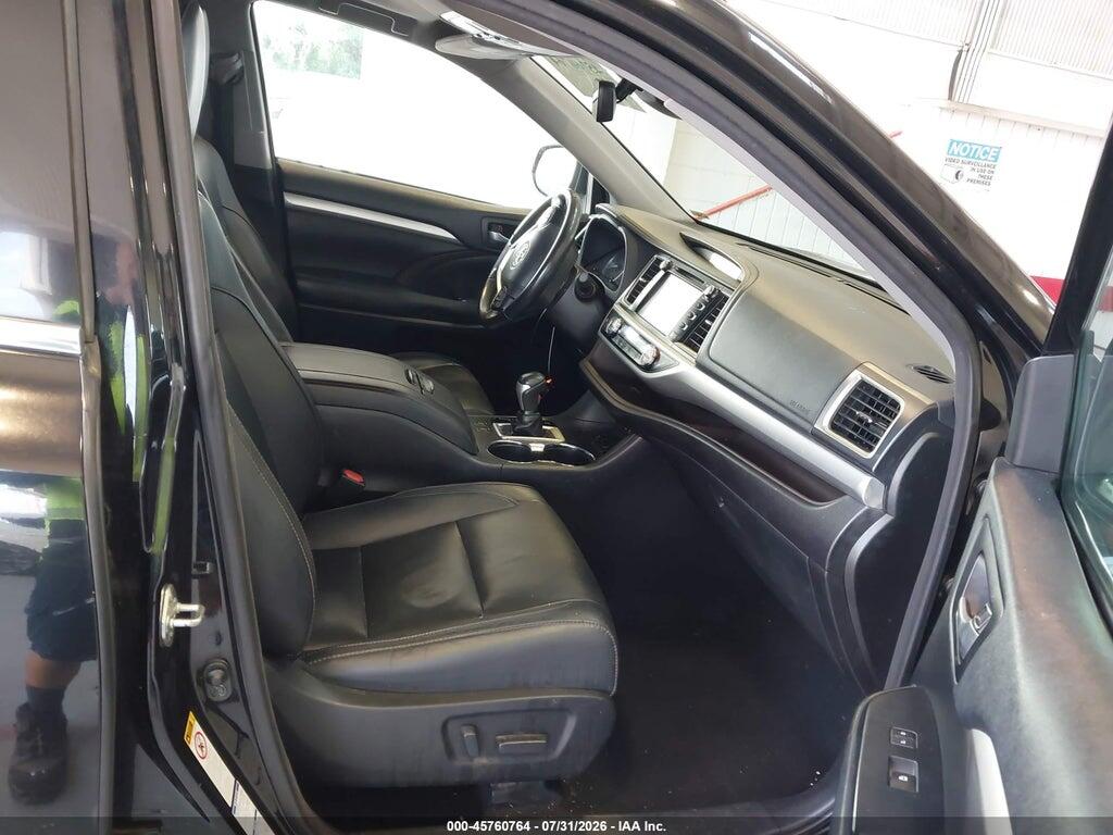 5TDJZRFH2JS830019 2018 TOYOTA HIGHLANDER photo no. 5