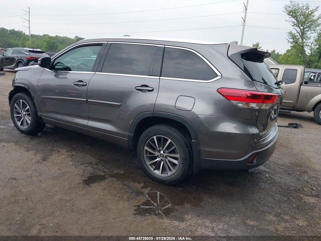 5TDJZRFH9JS527447 2018 TOYOTA HIGHLANDER photo no. 3