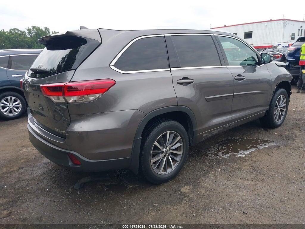5TDJZRFH9JS527447 2018 TOYOTA HIGHLANDER photo no. 4