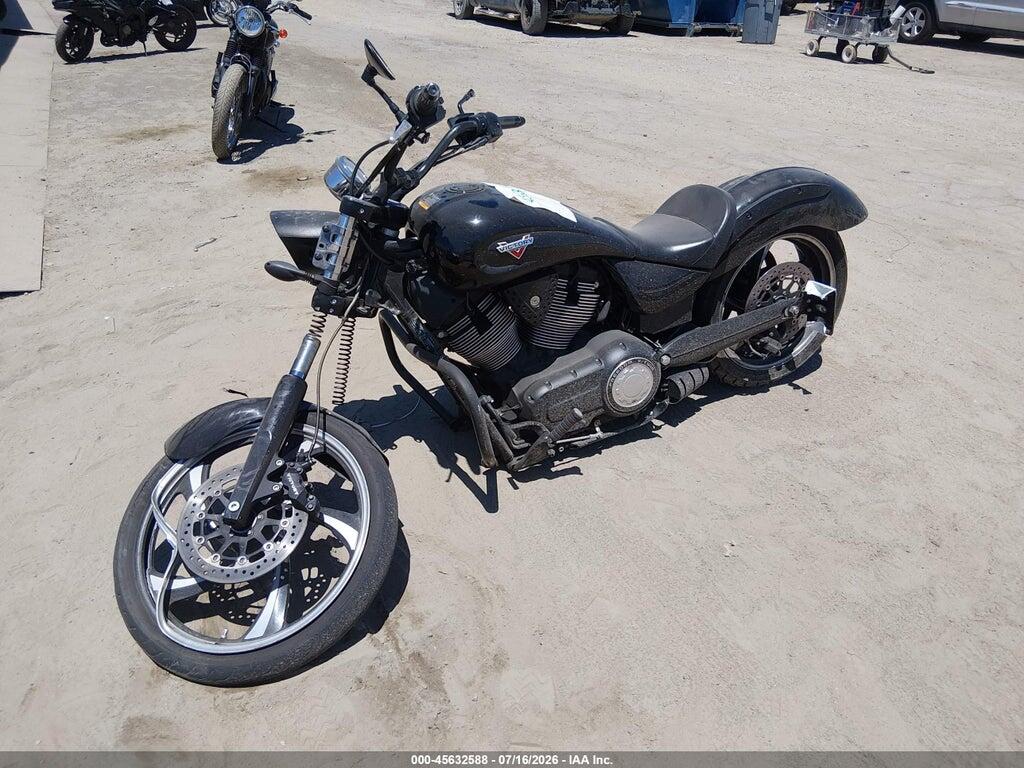 5VPGA36N4F3043622 2015 VICTORY MOTORCYCLES VEGAS photo no. 2