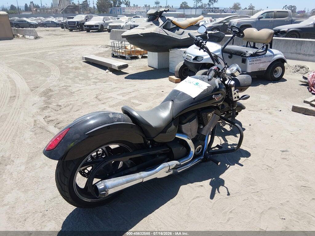 5VPGA36N4F3043622 2015 VICTORY MOTORCYCLES VEGAS photo no. 4
