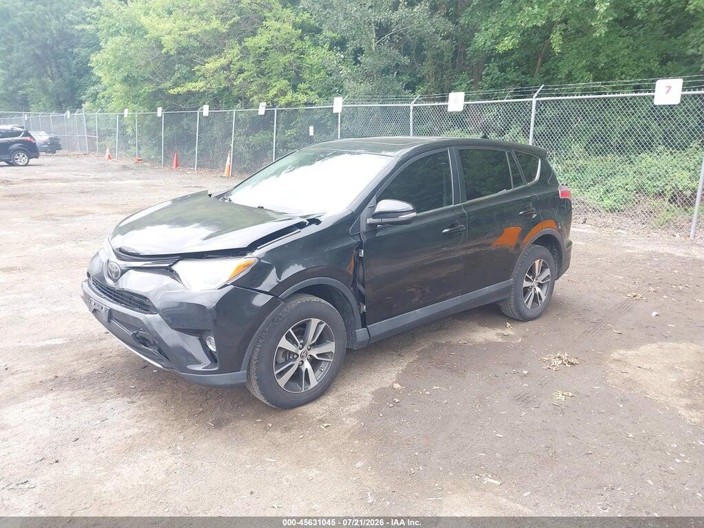 2T3RFREV8JW788974 2018 TOYOTA RAV4 photo no. 2