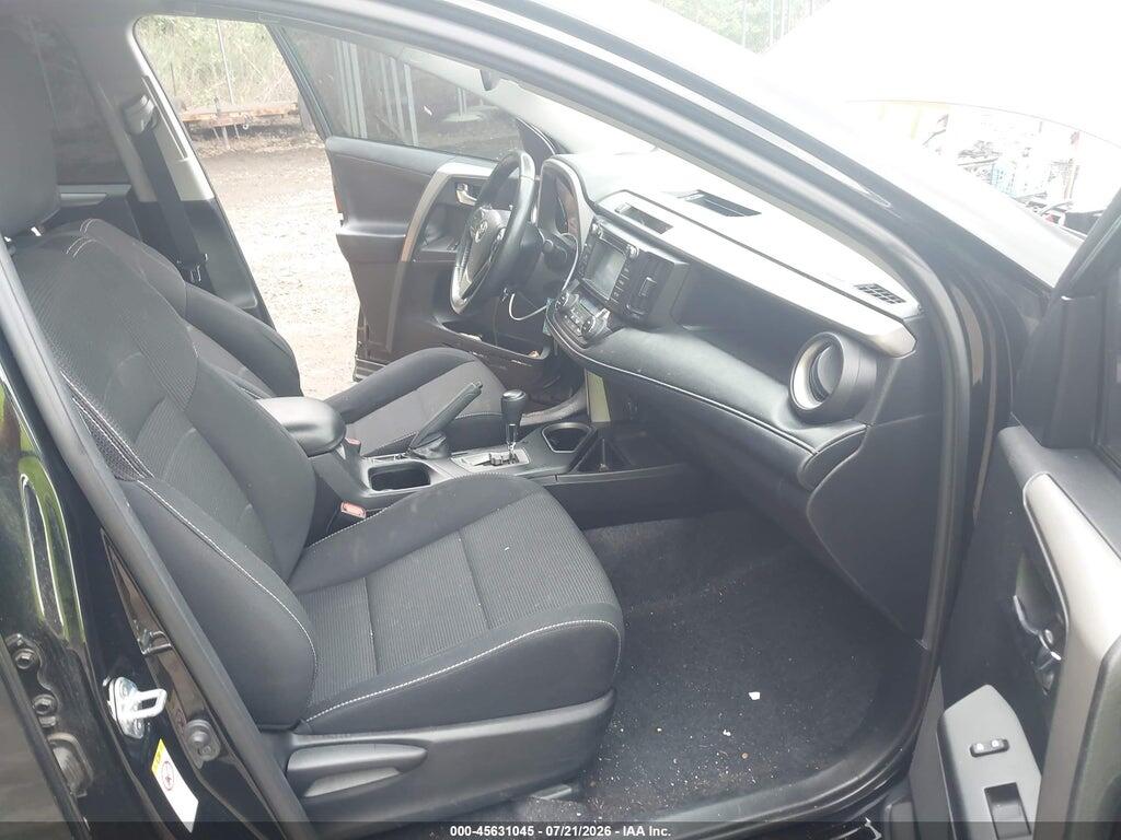 2T3RFREV8JW788974 2018 TOYOTA RAV4 photo no. 5