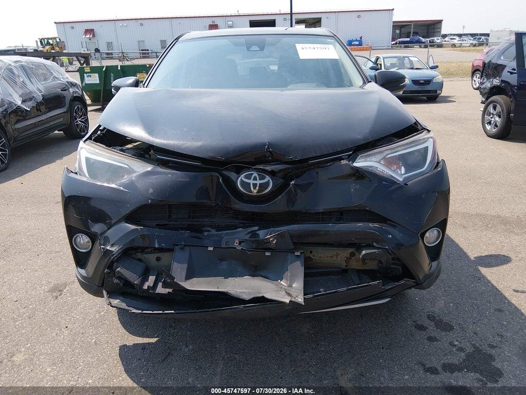 2T3RFREV8JW803232 2018 TOYOTA RAV4 photo no. 12