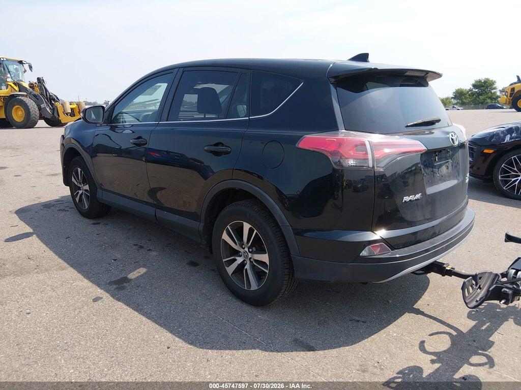 2T3RFREV8JW803232 2018 TOYOTA RAV4 photo no. 3