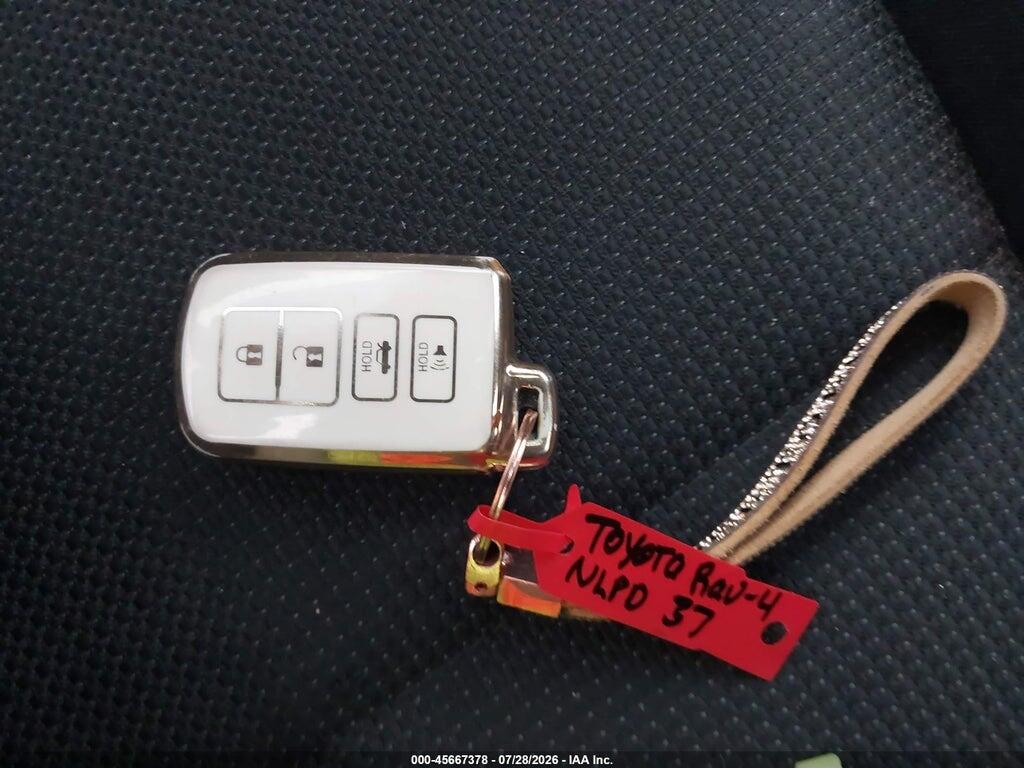 2T3RFREV9JW824591 2018 TOYOTA RAV4 photo no. 11