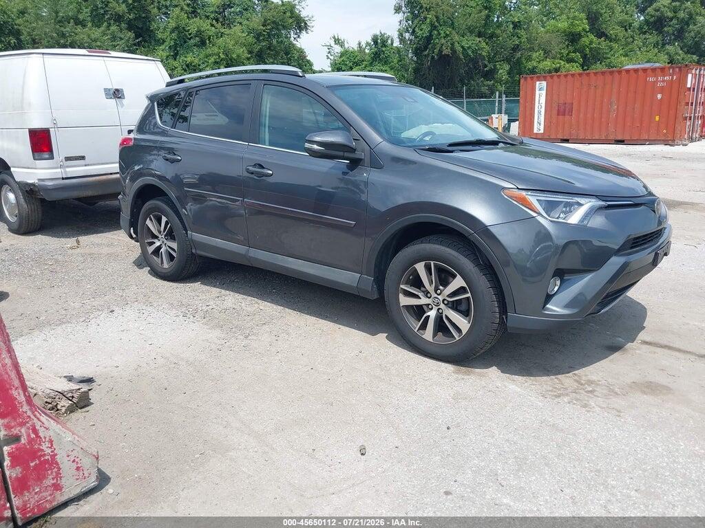 2T3RFREV8JW831032 2018 TOYOTA RAV4 photo no. 1