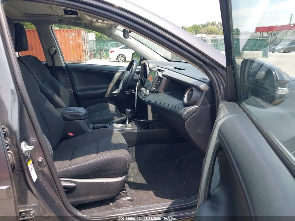2T3RFREV8JW831032 2018 TOYOTA RAV4 photo no. 5