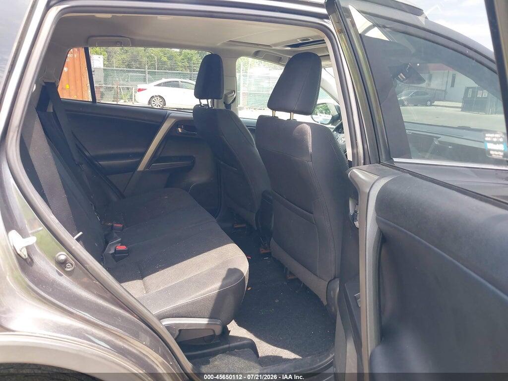 2T3RFREV8JW831032 2018 TOYOTA RAV4 photo no. 8