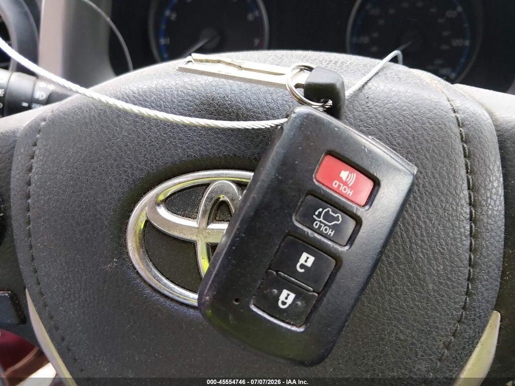 2T3RFREV1JW784572 2018 TOYOTA RAV4 photo no. 11