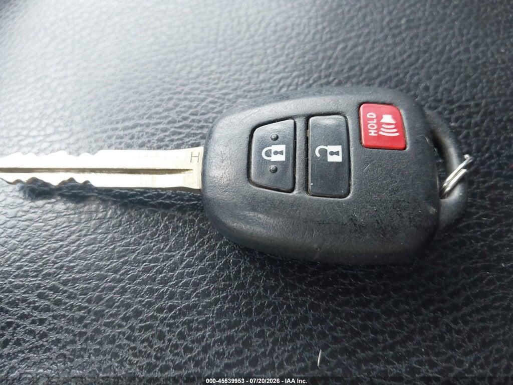 2T3RFREV4JW816785 2018 TOYOTA RAV4 photo no. 11
