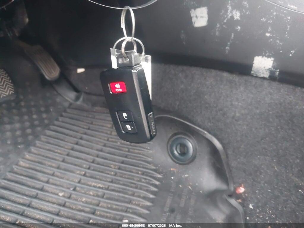 JTMRFREV8JD229776 2018 TOYOTA RAV4 photo no. 11
