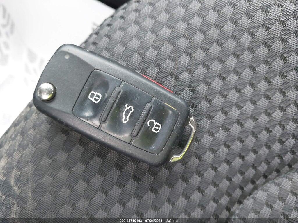 1VWAT7A37FC046751 2015 VOLKSWAGEN PASSAT photo no. 11
