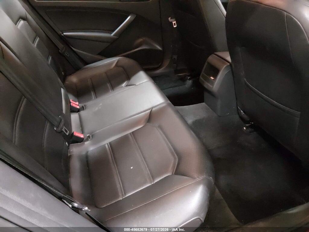 1VWAT7A3XFC078268 2015 VOLKSWAGEN PASSAT photo no. 8