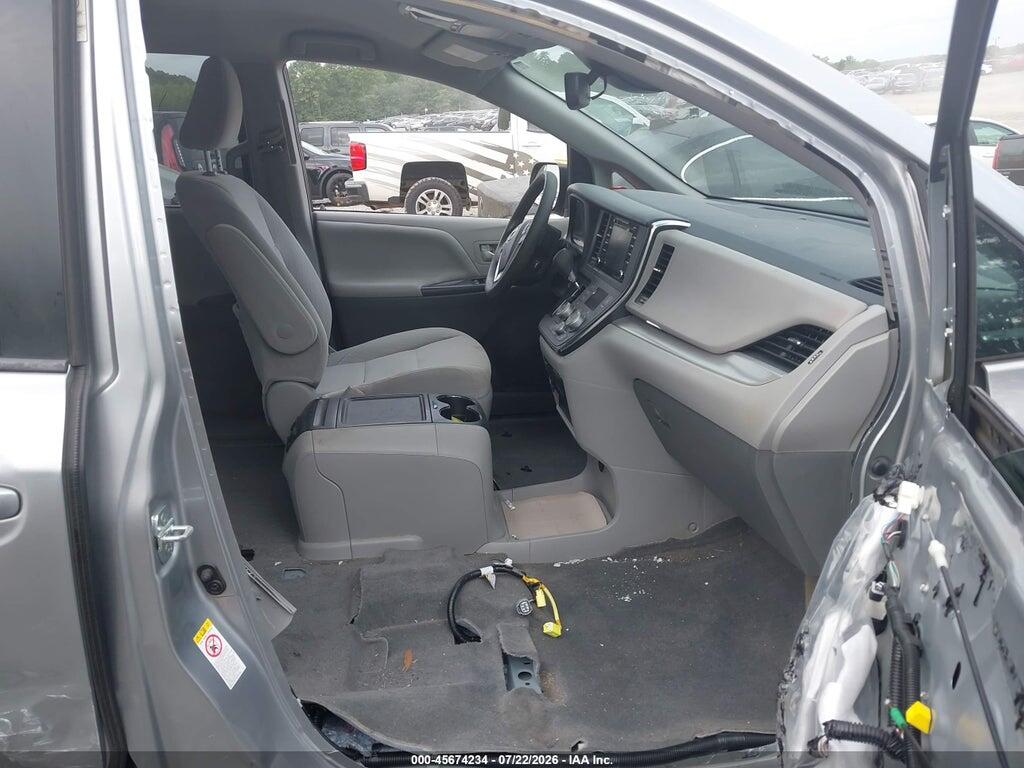 5TDKZ3DC3JS938349 2018 TOYOTA SIENNA photo no. 5