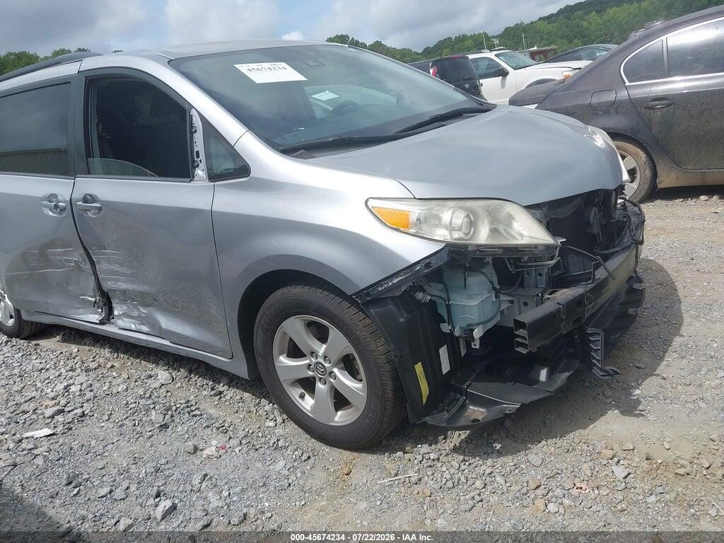 5TDKZ3DC3JS938349 2018 TOYOTA SIENNA photo no. 6