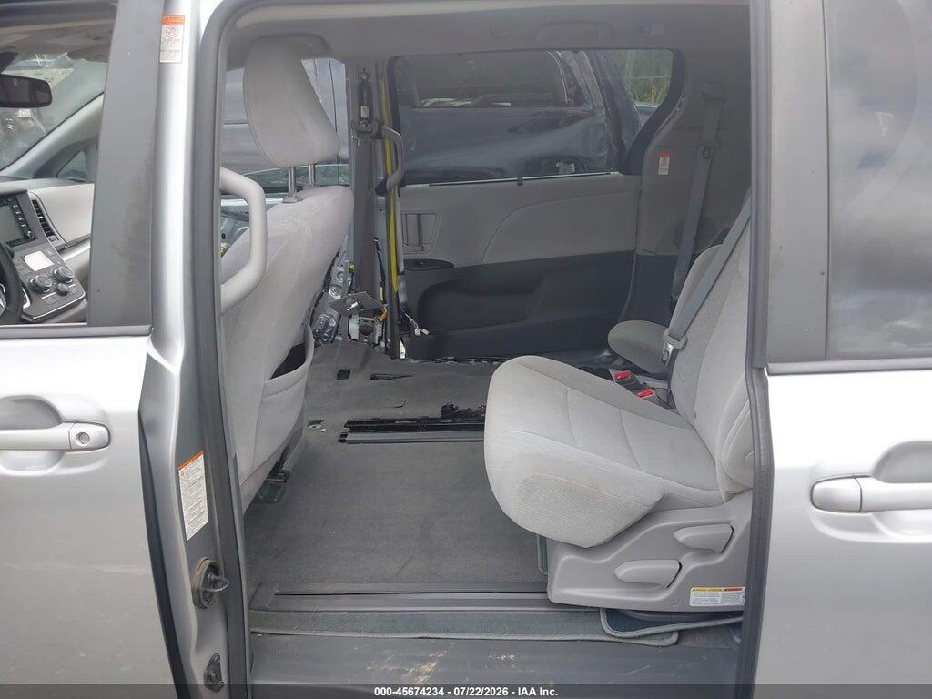 5TDKZ3DC3JS938349 2018 TOYOTA SIENNA photo no. 8