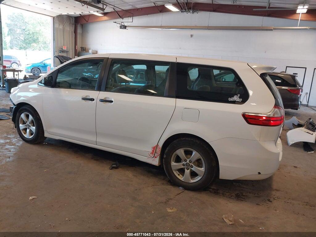5TDZZ3DC4JS928038 2018 TOYOTA SIENNA photo no. 3