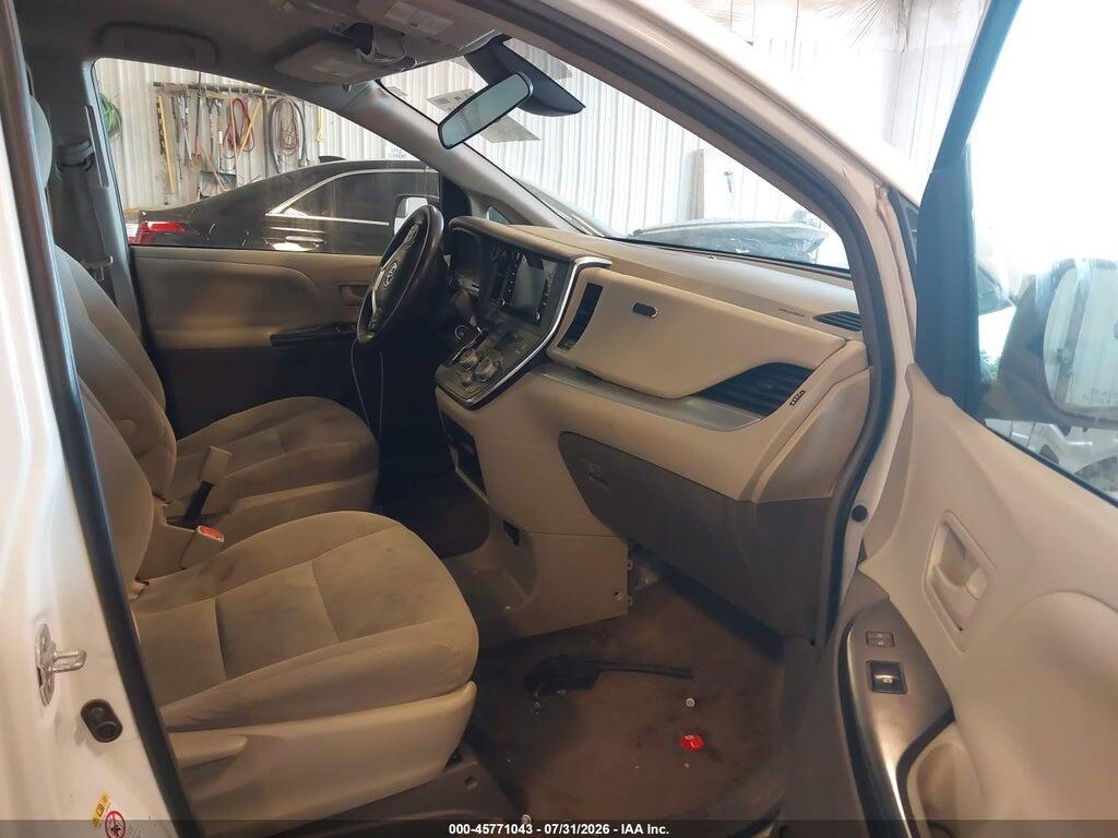 5TDZZ3DC4JS928038 2018 TOYOTA SIENNA photo no. 5