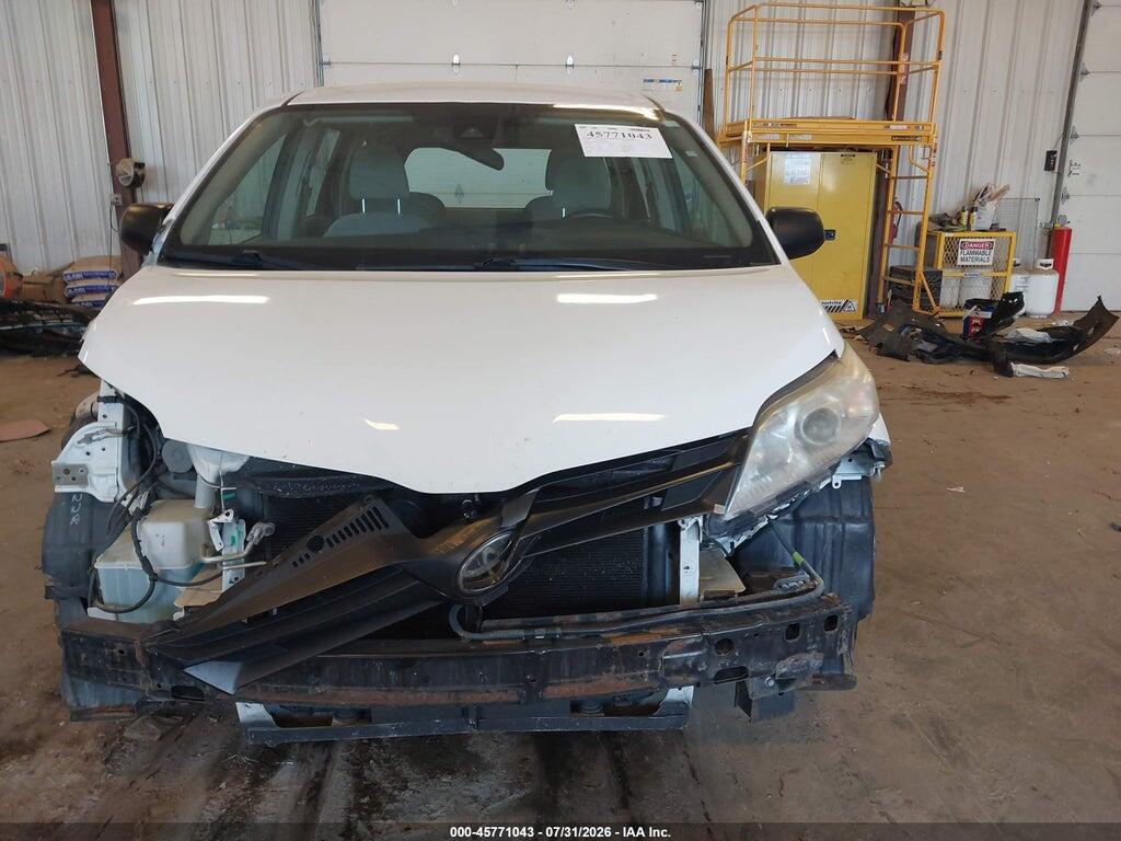 5TDZZ3DC4JS928038 2018 TOYOTA SIENNA photo no. 6