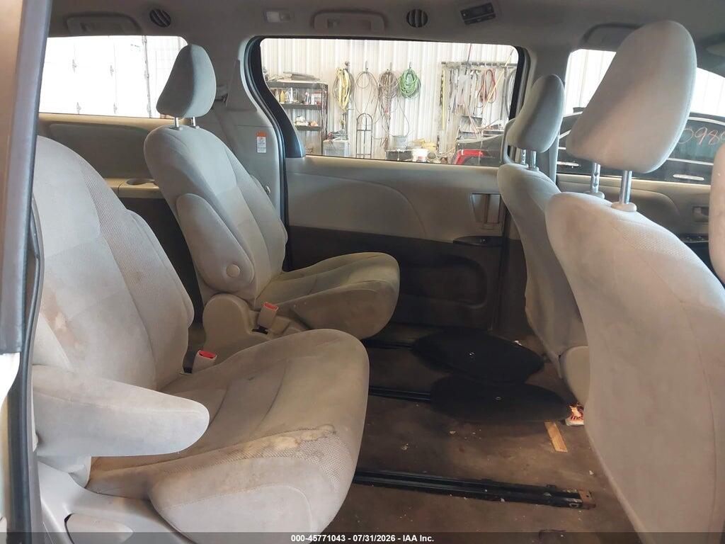 5TDZZ3DC4JS928038 2018 TOYOTA SIENNA photo no. 8