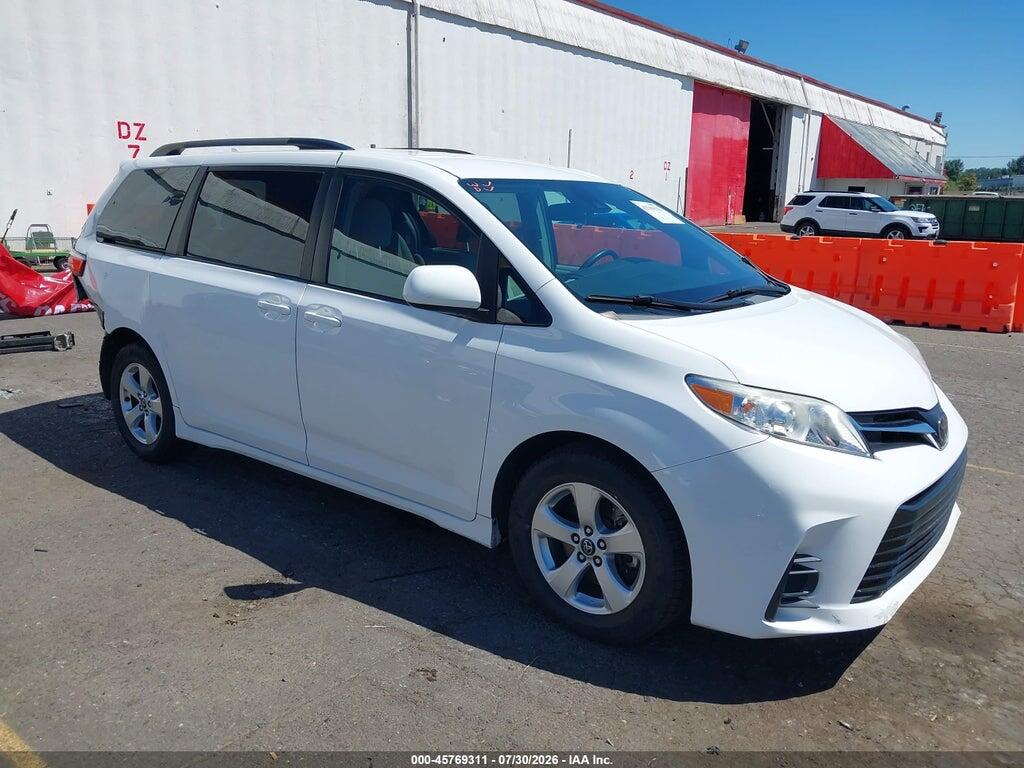 5TDKZ3DC0JS902764 2018 TOYOTA SIENNA photo no. 1